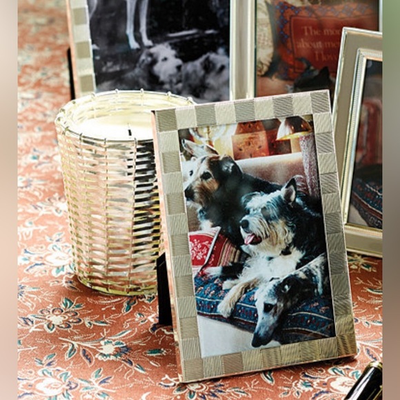 Ballard Designs Bunny Williams Silver Plated 5 x 7” Photo Frame - Picture 2 of 9